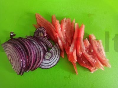 Salotas su rūkytomis vištienos krūtinėlėmis ir vyno acto padažu Žingsnis 6