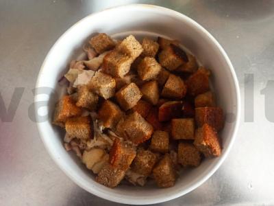 Salotas su rūkytomis vištienos krūtinėlėmis ir vyno acto padažu Žingsnis 8