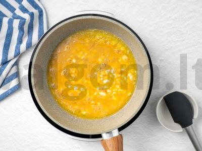 Baltymų skramblys su varške Žingsnis 3