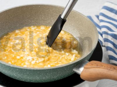 Baltymų skramblys su varške Žingsnis 4