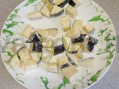 Salotas su traškiais baklažanais ir graikiniais riešutais Žingsnis 4