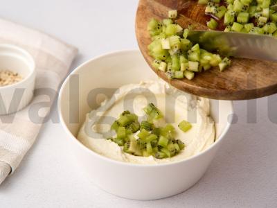 Varškės ledai su kiviais Žingsnis 3