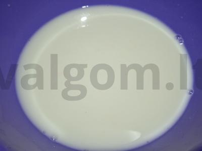 Blynai ant kefyro su grietine ir juodųjų serbentų uogiene Žingsnis 5