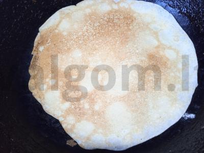 Blynai ant kefyro su grietine ir juodųjų serbentų uogiene Žingsnis 9