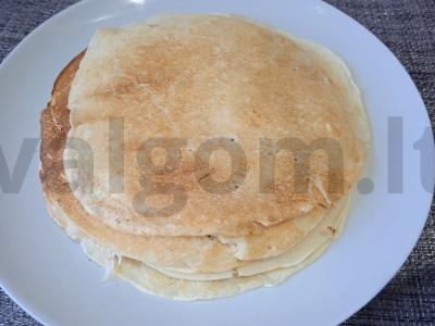 Blynai ant kefyro su grietine ir juodųjų serbentų uogiene Žingsnis 10