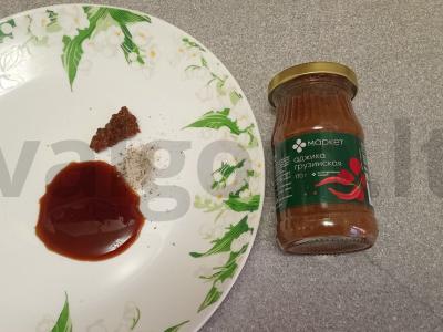 Orkaitėje kepti kalakutienos šašlykai, marinuoti adžikoje Žingsnis 1