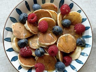 Mini blynai su bananais, uogomis ir medumi Žingsnis 4