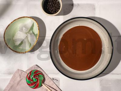 Sausainių sumuštinis su spalvota pabarstymu Žingsnis 3