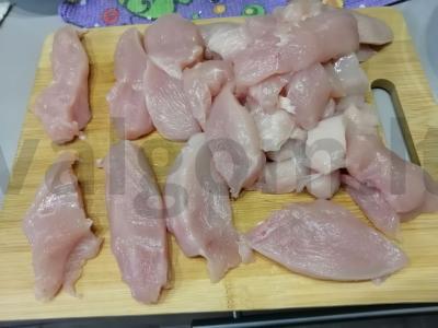 Vištienos filė kukurūzų dribsniuose Žingsnis 1