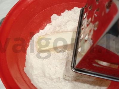 Smėlinis pyragas su abrikosais Žingsnis 4