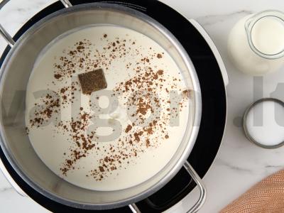 Sotūs ir aromatingas mėsos troškinys su bulvėmis grietinėlės-česnako padaže Žingsnis 3