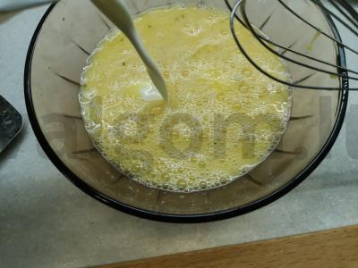 Omletas su dešra, žirniais ir parmezano sūriu Žingsnis 3