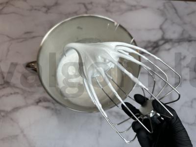 Tortas su uogų įdaru ir kremu sūriu Žingsnis 1