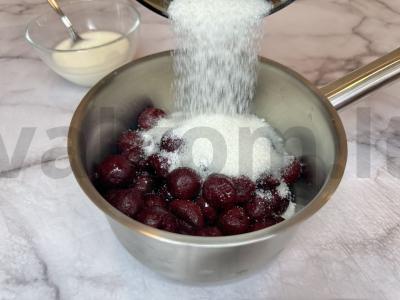 Tortas su uogų įdaru ir kremu sūriu Žingsnis 8