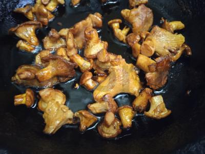 Omletas su voveraitėmis ir parmezanu Žingsnis 1