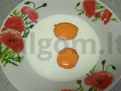 Omletas su voveraitėmis ir parmezanu Žingsnis 3