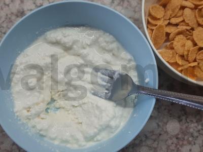 Varškė su kukurūzų dribsniais ir pienu Žingsnis 2