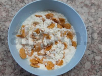 Varškė su kukurūzų dribsniais ir pienu Žingsnis 3