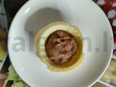 Tartaletė su sūriu, menkės ikrais ir alyvuogėmis Žingsnis 3