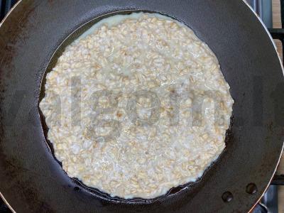 Avižų blynas su sūriu ir bananais Žingsnis 4