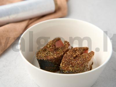 Lašišų steikai prieskoniuose ant grotelių Žingsnis 2