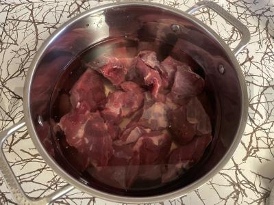 Tirštas jautienos ir daržovių sriuba Žingsnis 1