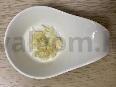 Kumpio bulvės, keptos su česnaku Žingsnis 2