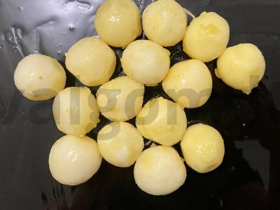 Kumpio bulvės, keptos su česnaku Žingsnis 5