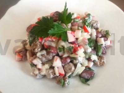 Salotos su raudonaisiais pupelėmis ir sėlenomis pagrindine nuotrauka