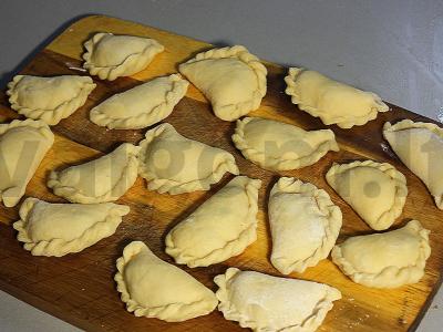 Varenikai su saldžiais vyšniomis ir varškės kremu Žingsnis 13