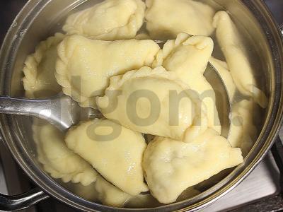 Varenikai su saldžiais vyšniomis ir varškės kremu Žingsnis 15