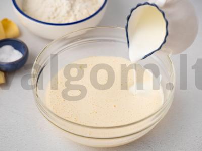 Paprastas pyragas iš rūgštaus pieno Žingsnis 2