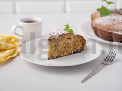 Paprastas pyragas iš rūgštaus pieno pagrindine nuotrauka