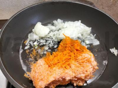 Greiti makaronai su dešrelėmis Žingsnis 1