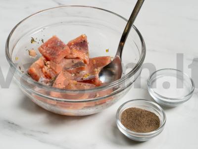 Šašlykai iš lašišos ir daržovių Žingsnis 2