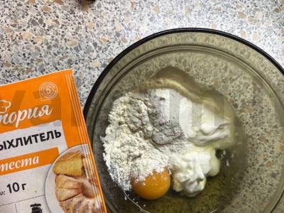 Varškės blynai su jogurtu ir bananais Žingsnis 1