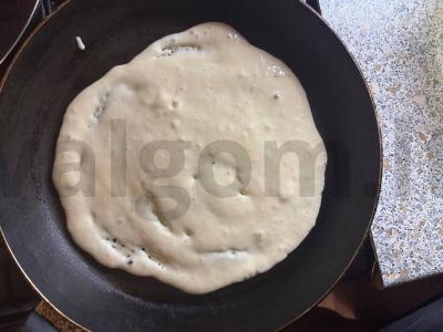 Varškės blynai su jogurtu ir bananais Žingsnis 3