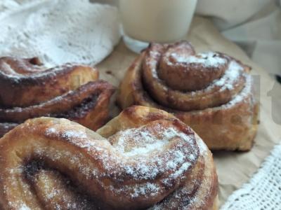 Vatrushkos „Obuolių-cinamono suktinukai“ pagrindine nuotrauka