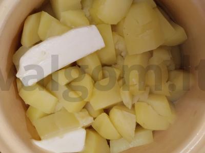 Bulvių košė su kiaušiniu, sviestu ir grietine Žingsnis 3