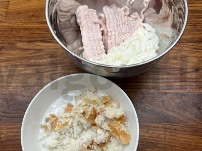 Troškintos vištienos kotletai su žaliąja pupelių Žingsnis 1