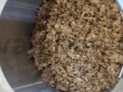 Skaniausias salotas iš konservų ir šviežio agurko Žingsnis 1