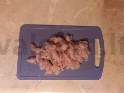 Vištiena su daržovėmis žaliame padaže Žingsnis 1