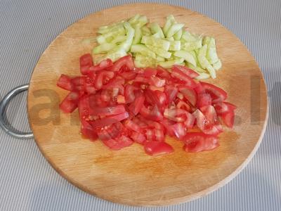 Vitaminų salotas su rukola ir spanguolėmis Žingsnis 1