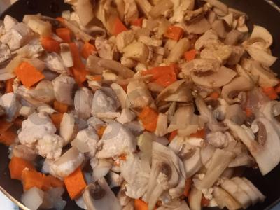 Vištiena su daržovėmis žaliame padaže Žingsnis 6