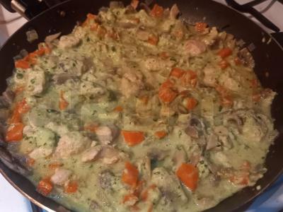 Vištiena su daržovėmis žaliame padaže Žingsnis 10