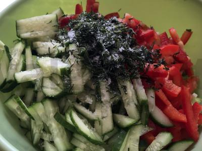 Daržovių salotas su ridikėliais ir grietine Žingsnis 5