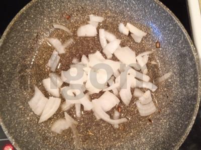 Upėtakis, keptas ant daržovių pagalvėlės Žingsnis 1