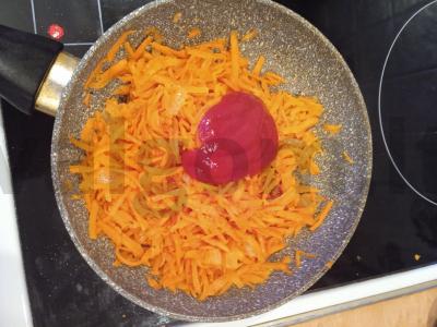 Upėtakis, keptas ant daržovių pagalvėlės Žingsnis 3