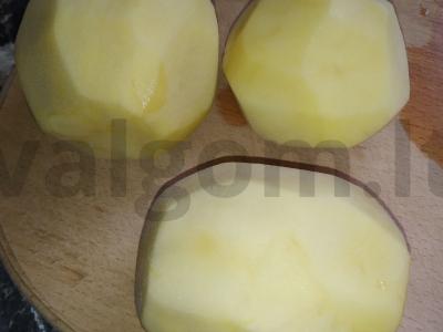 Ežerinių lydekų sriuba su bulvėmis ir morkomis Žingsnis 1