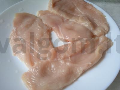 Vištienos ritinėliai su sūriu, alyvuogėmis ir čili pipirais Žingsnis 1